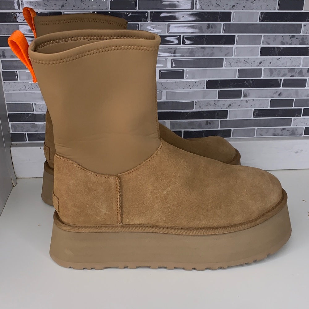 UGG NWOB WOMENS CLASSIC DIPPERS PLATFORM CHESTNUT/ orange size 10